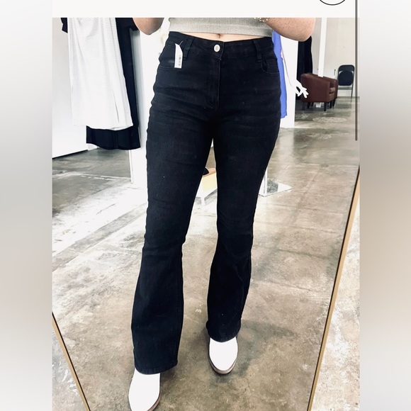 Elegant Black Flare Women's Jeans - Picture 1 of 1